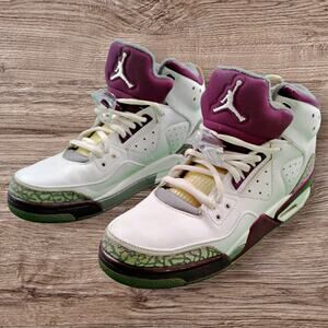 Air Jordan Rare 439950-101 White/Sangria youth Size 5Y Women size 6.5